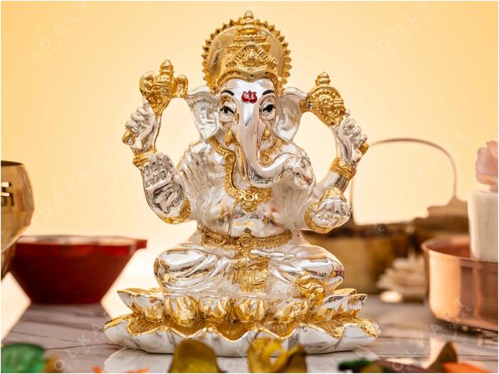 Shubh Color of Ganesh Idol