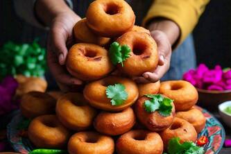 Make Mouthwatering Aloo Paneer Donuts In 5 Simple Steps