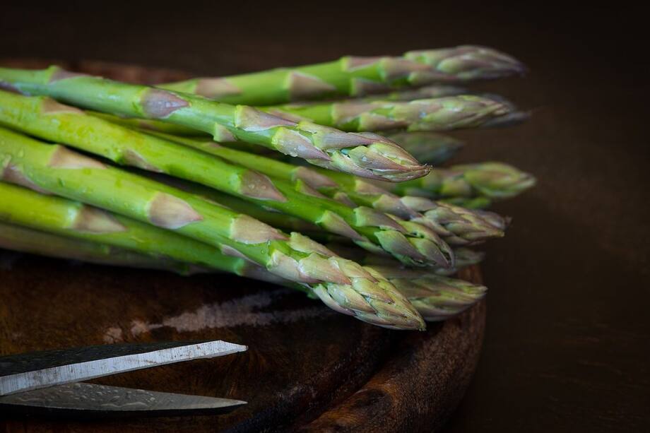 Before You Enjoy Asparagus, Discover These 10 Important Health Warnings