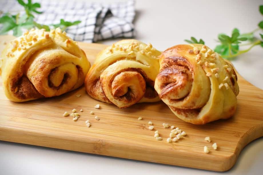 Step By Step Guide To Irresistible Cinnamon Rolls With Cream Cheese Icing