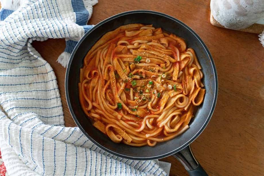 Unlock The Flavor Of Authentic Tteokbokki Noodles In Your Kitchen
