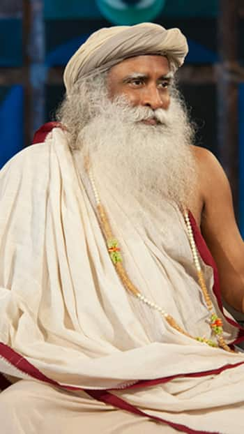 10 Quotes on Love By Sadhguru Jaggi Vasudev