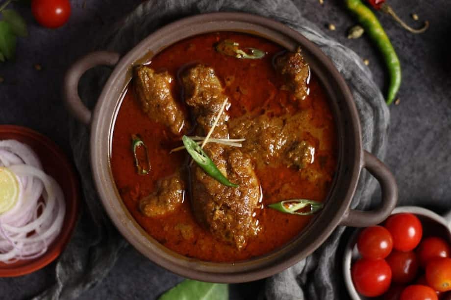 Make Restaurant Style Chicken Curry At Home With This Simple Guide