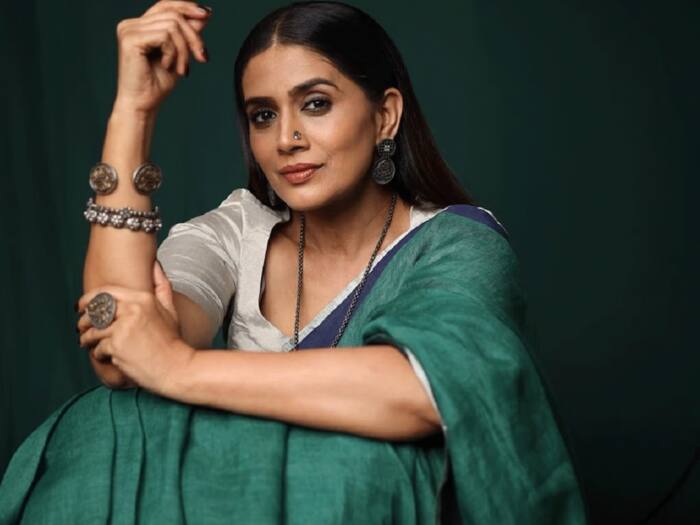 Sonali kulkarni intimate