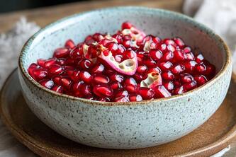 10 Incredible Health Benefits Of Pomegranate Seeds