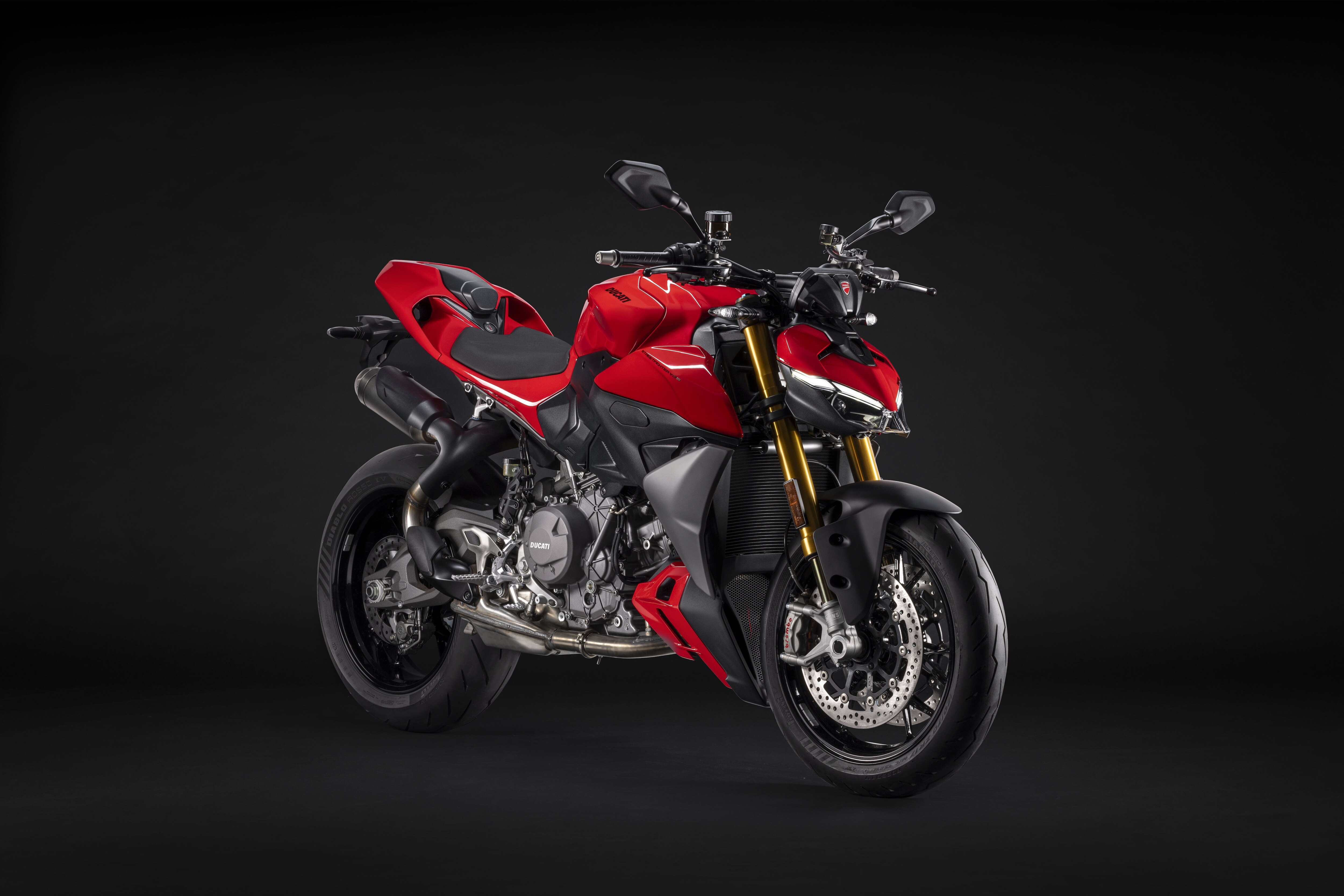 Ducati Unveils New Lightweight Panigale V2 And Streetfighter V2 At EICMA