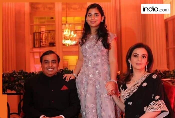 Isha Ambani with Mukesh Ambani and Nita Ambani at Le Bal 20212