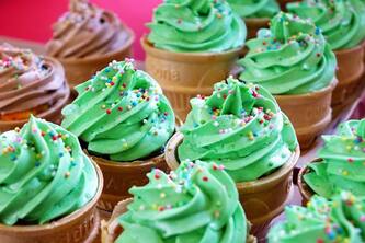 Bake Light And Fluffy Mint Cupcakes With This Simple Recipe
