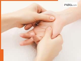 पेट में हो रही है गैस की समस्या? इन 4 एक्यूप्रेशर प्वाइंट को दबाने से मिलेगी राहत