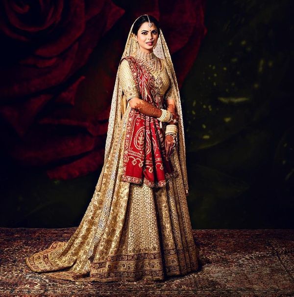 Isha Ambani's costliest lehengaIsha Ambani's costliest lehenga