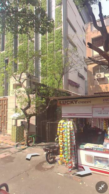 मुकेश अंबानी का पड़ोसी है ये पनवाड़ी, दुकान का किराया जानते हैं आप?