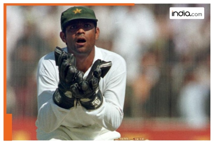 Former Pakistan player Rashid Latif proudly embraces his Indian ...