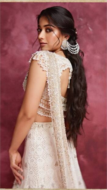 8 Rashmika Mandanna inspired stylish back blouse designs for wedding season