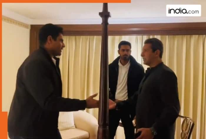 Arshad Nadeem, Arshad Nadeem meets Wasim Akram, Arshad Nadeem and Wasim Akram Arshad Nadeem with Wasim Akram, Arshad Nadeem news, Arshad Nadeem latest news, Arshad Nadeem current news, Wasim Akram news, Wasim Akram latest news, Wasim Akram current news, cricket, cricket news, sports news