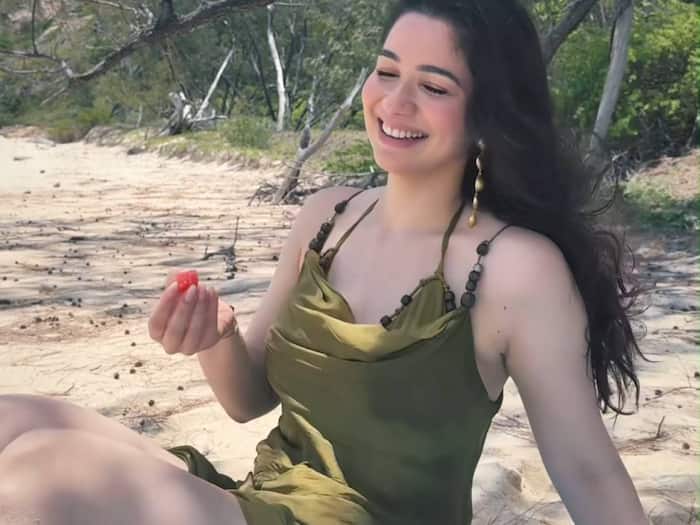 Sara Tendulkar SIZZLES in bikini