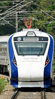 5 fastest trains in India