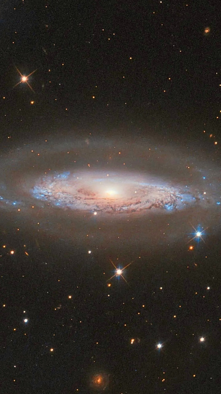 7 mindblowing images of galaxy captured by NASA