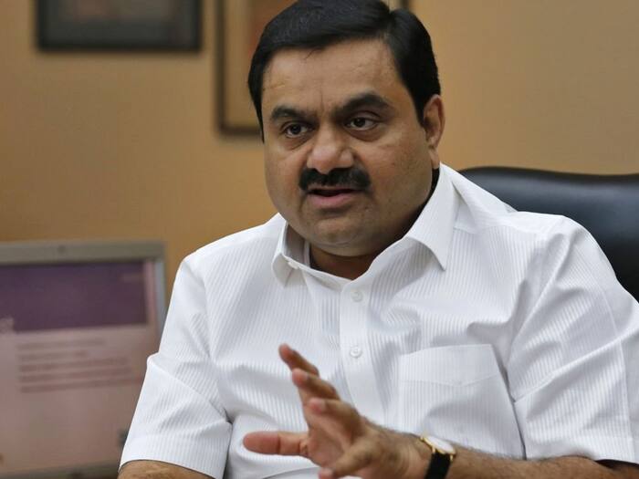Mahakumbh 2025 business men contributing