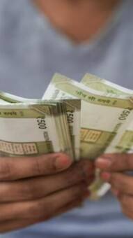 नोट गिनते समय न करें ये गलतियां, रूठ जाती हैं माता लक्ष्मी