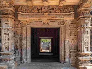 एक ऐसी मैजेस्टी एक्सप्लोर करें जहां हर पत्थर बयां करता है एक अनोखी कहानी