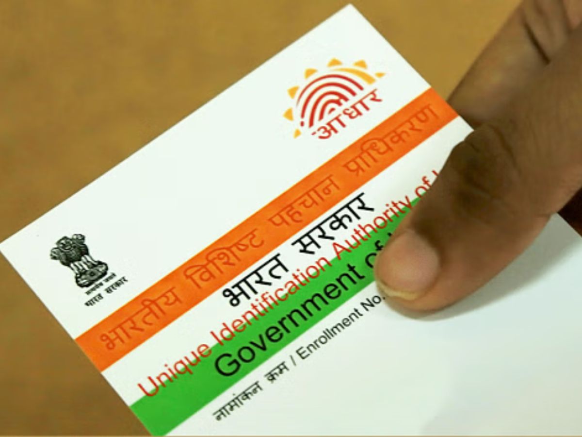 PVC Aadhaar Card के बारे में सुना है? जानें क्या हैं इसके फायदे, कैसे ...