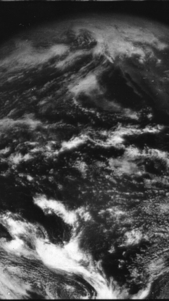 芸術写真 Pictures from the Surface of the Earth MixCollage-05-Mar-2025-10-44-
