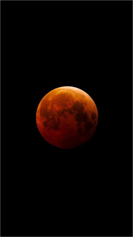 Blood Moon Eclipse 2025: 7 viral photos from across the world