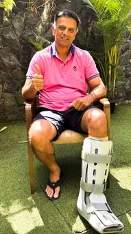 IPL: चोटिल होने के बावजूद बैसाखियों पर ड्यूटी पर पहुंचे राहुल द्रविड़