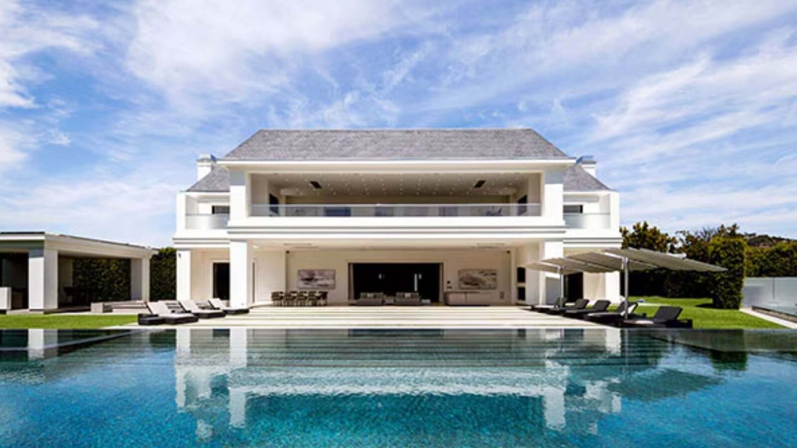 Mukesh Ambani and Nita Ambani's daughter Isha Ambani sells her luxurious LA mansion to Jennifer Lopez-Ben Affleck, it is worth Rs... 3 Isha Ambani's Beverly Hills mansion