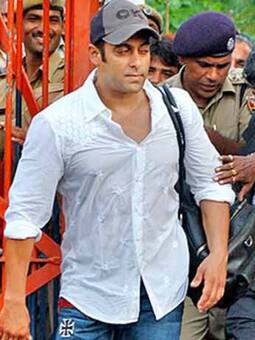 जानें कितनी बार जेल जा चुके हैं सलमान खान