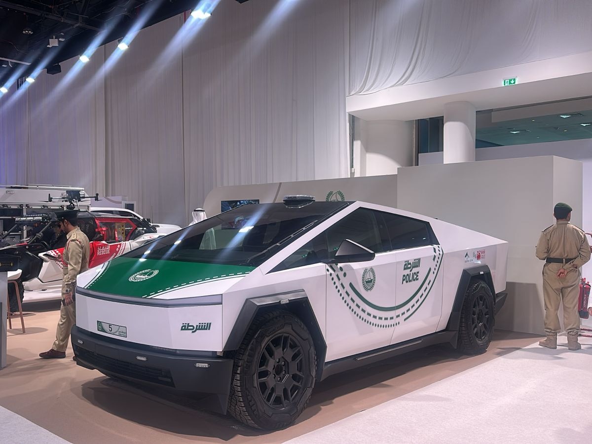 Dubai Ride Cybertuck मर्सिडीज, लेम्बोर्गिनी, टेस्ला और…. करोड़ों की कार से चोरों का पीछा ...