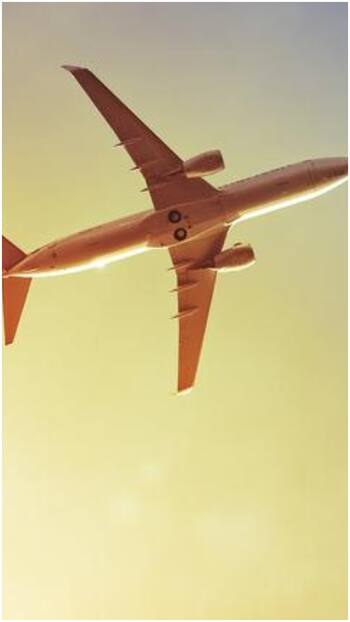 फ्लाइट में सफर के लिए बेस्ट हैं ये क्रेडिट कार्ड, फ्री में मिलेगा टिकट और लाउंज एक्सेस