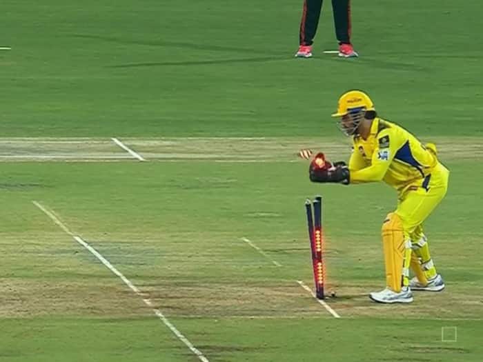 MS Dhoni Stumping pics