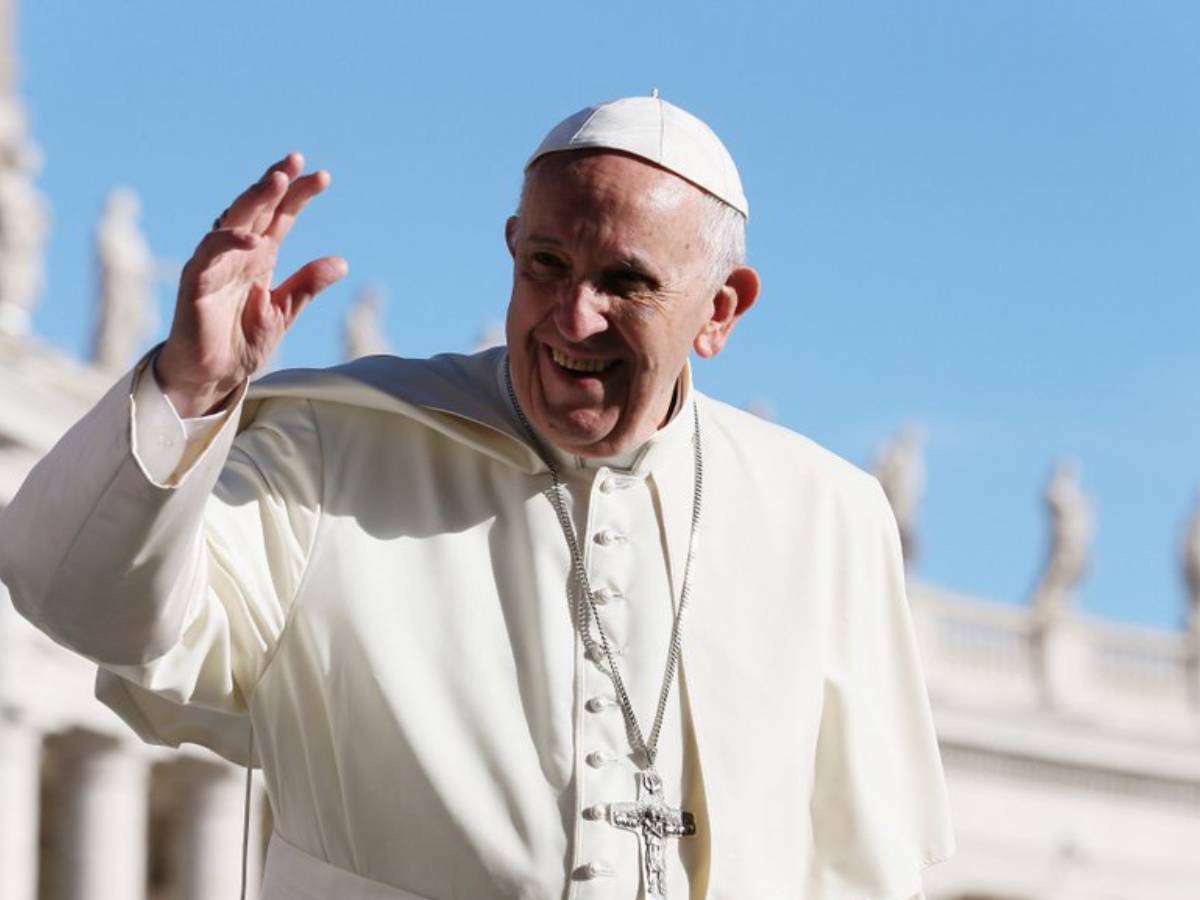 Pope Francis dies