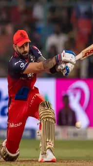 T20 में विराट कोहली ने नायाब रिकॉर्ड पर लिखा अपना नाम, बाबर आजम को पछाड़ा