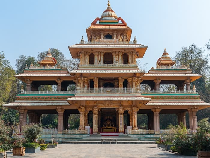 Ardhanarishvara Hanuman jee ki stree roop me pooja temple