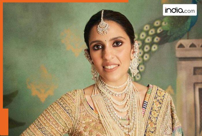 Mukesh Ambani and Nita Ambani’s bahu Shloka Mehta owns world's expensive diamond necklace, it's priced at Rs...., it is now... 2 Mukesh Ambani and Nita Ambani’s bahu Shloka Mehta owns world's expensive diamond necklace, it's priced at Rs...., it is now...