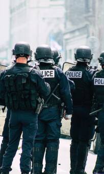 अमेरिका में पुलिस को क्या कहते हैं लोग? जवाब सुन घूम जाएगा माथा