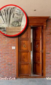 कोई देखे न...घर के दरवाजे पर चुपचाप बांध दें ये 1 चीज, कभी नहीं होगी पैसों की कमी