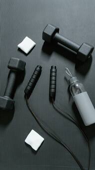 7 Must-Have Fitness Accessories for Your Home Workout Routine