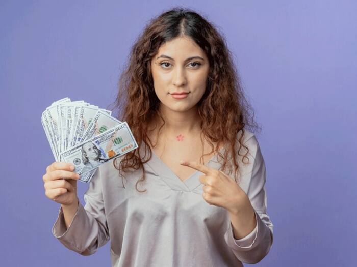 2 mulank girls and money