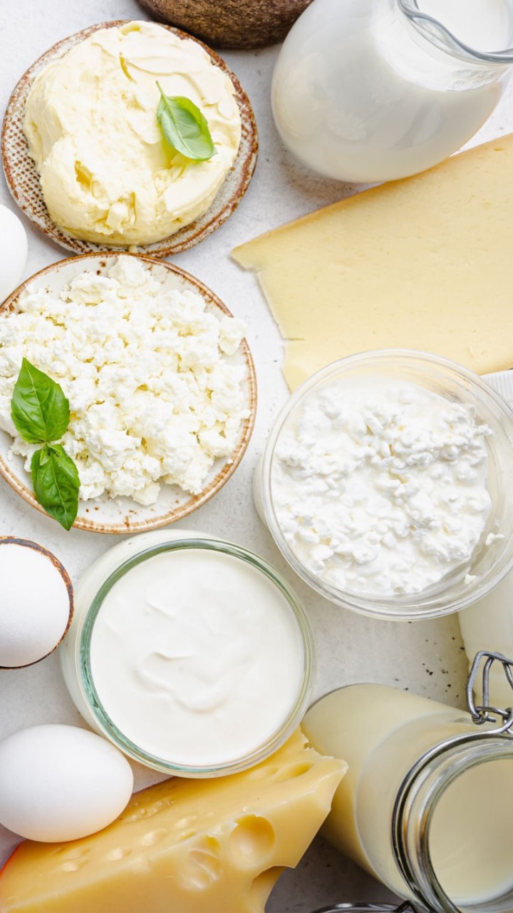 Dairy Products: Natural B12 sources for vegetarians are these merchandise esteem cheese, yogurt and milk.