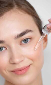 गर्मी में चेहरे पर कौन सा विटामिन लगाना सही?