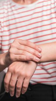 7 foods to reduce uric acid naturally