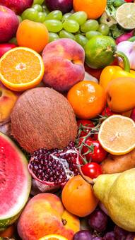 शरीर में गर्मी बढ़ा सकते हैं ये 4 फल! लिस्ट देख चौंक जाएंगे आप