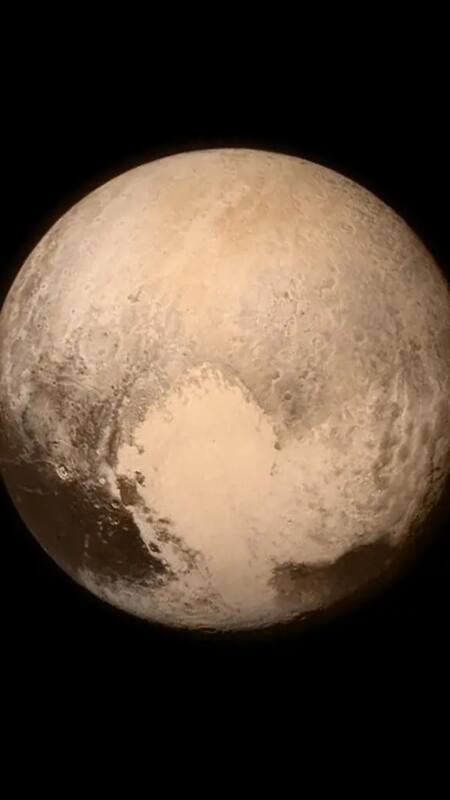 7 stunning images of Pluto captured by NASA