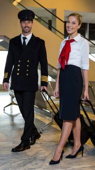 फ्लाइट के मंजिल पर पहुंचने के बाद क्या करती है एयर होस्टेस?