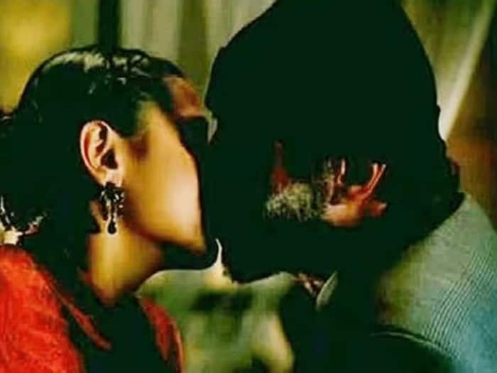 Amitabh bachchan kiss daugh