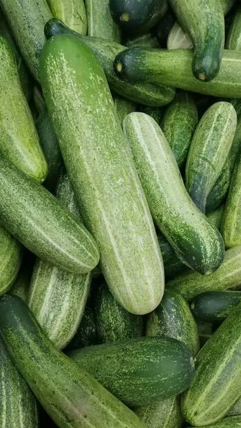 खीरा छीलकर खाएं या बिना छीले? जानें सही तरीका और फायदे