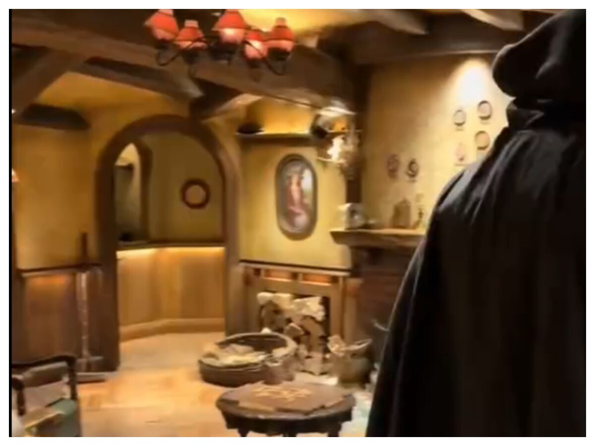 Pahadho Ke Andar Bana Ghar